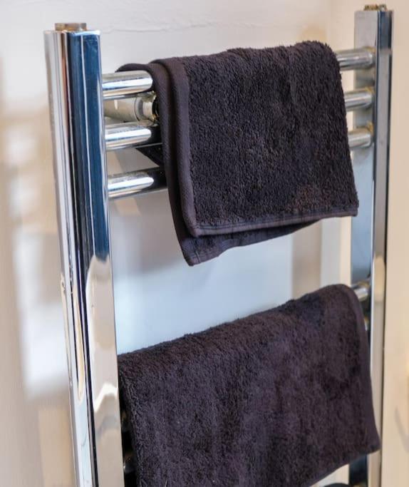 3 Bed, Parking Inc 15 Percent Off For Monthly * Westoe