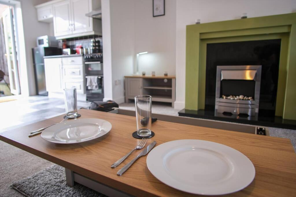 3 Bed, Parking Inc 15 Percent Off For Monthly Westoe