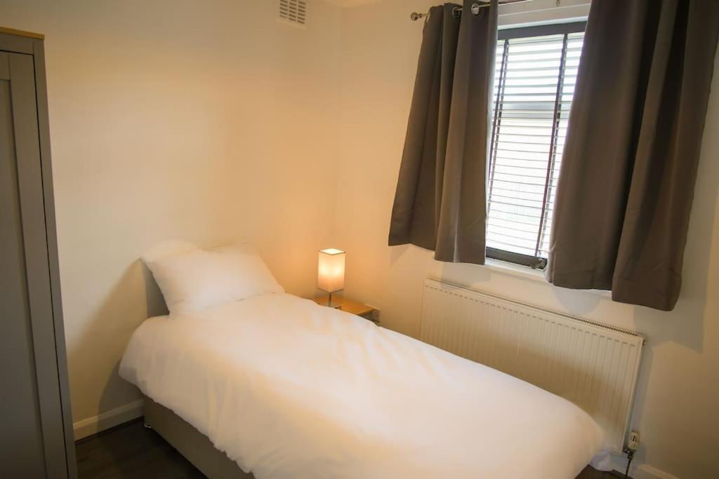 Apartment 3 Bed, Parking Inc 15 Percent Off For Monthly Westoe