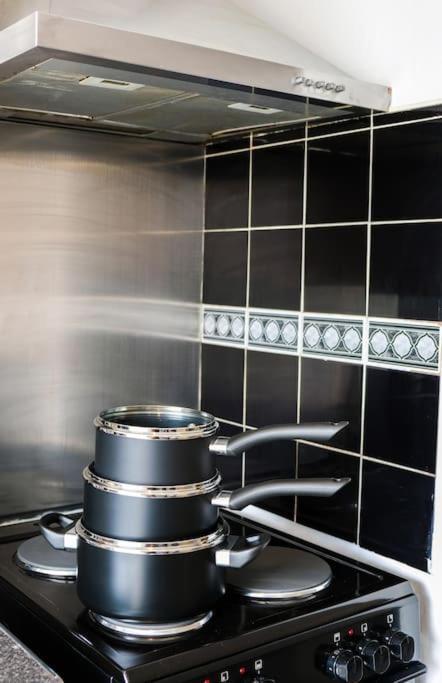 Apartment 3 Bed, Parking Inc 15 Percent Off For Monthly Westoe