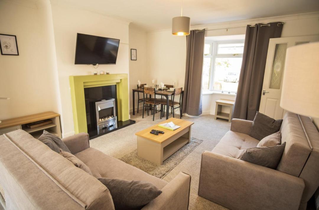 Apartment 3 Bed, Parking Inc 15 Percent Off For Monthly